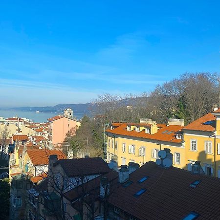 Blucavana, Casa Vacanze In Centro A Trieste Exterior foto